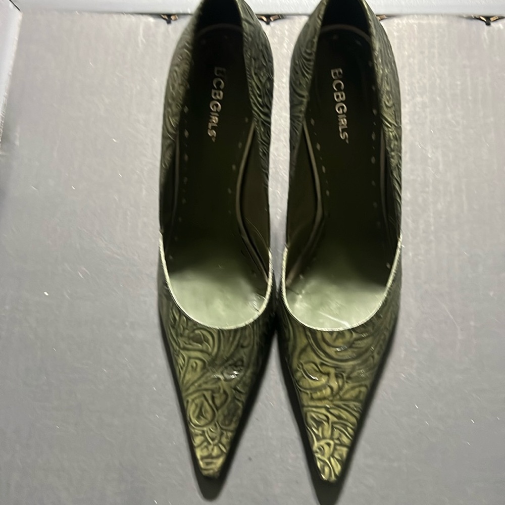 BCBG 3.5 inch heels in tooled leather.  10